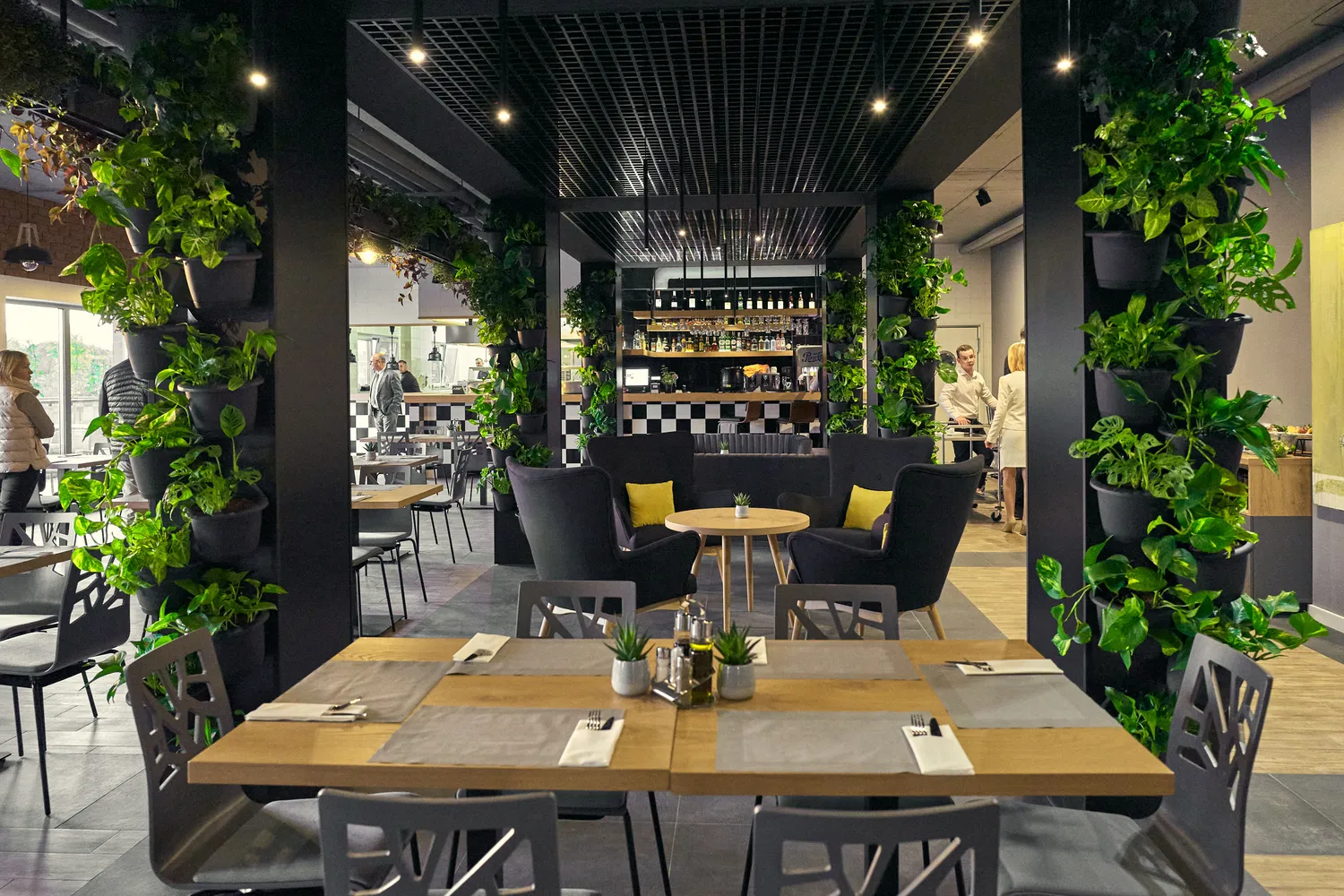Restauracja w okolicach Krakowa – gdzie zjeść w spokojnej, zielonej przestrzeni?