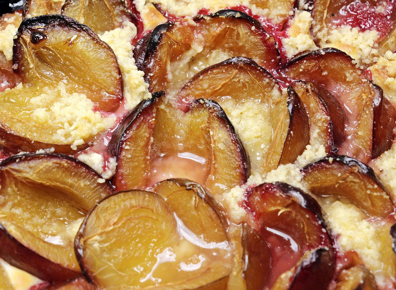 plums, crumble cake, pastry, streuselkuchen, food, sweet, pie, cake, fruit cake, plum cake, sweet dish, fruits, baked, baked goods, fruity, delicious, tasty, closeup, pie, pie, cake, cake, cake, cake, cake