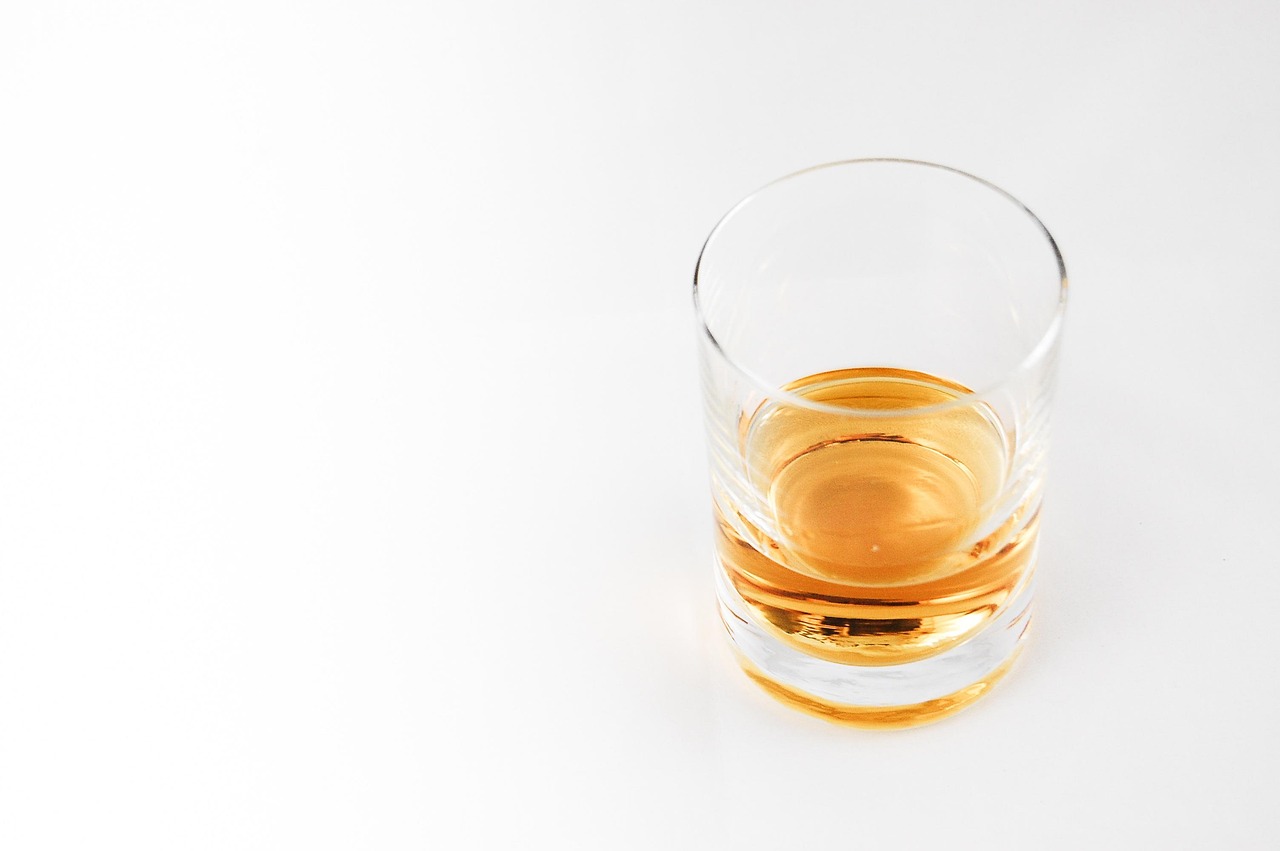 glass, whiskey, bourbon, scotch, drink, alcohol, cup, alcoholic beverage, beverage, alcoholic drink, glassware, isolated, whiskey, whiskey, whiskey, alcohol, alcohol, alcohol, alcohol, alcohol