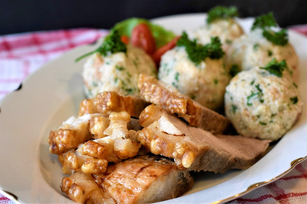 roast pork, roast crust, dumplings, pig, bread dumplings, knödl, rind, grill, flesh, crust, food, pork roast, piece of meat, crispy, meal, cook, having lunch, bavarian, bavaria, hearty, content