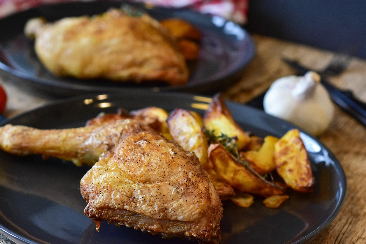 chicken, dish, food, meal, lunch, chicken thigh, chicken drumstick, potato wedges, fried, cooked, tasty, delicious, closeup, chicken, chicken, chicken, chicken, chicken, chicken thigh, chicken thigh, chicken thigh, chicken drumstick