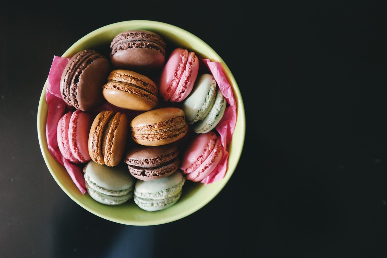 bowl, dessert, food, macaroons, pastries, sweets, dessert, dessert, dessert, dessert, dessert, food, food, macaroons, macaroons, macaroons, macaroons, sweets