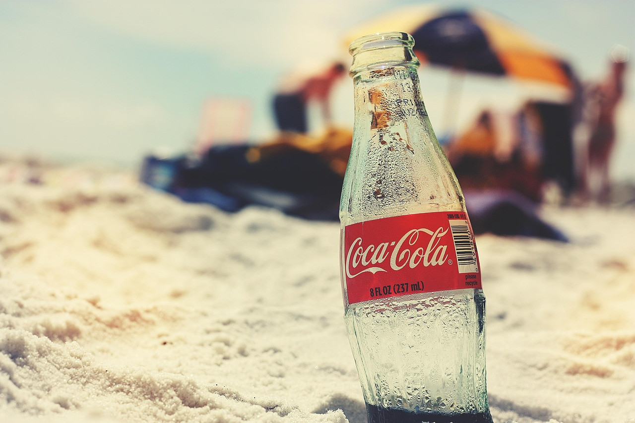 coca cola, bottle, beach, retro, vintage, summer, ocean, relax, hot, noon, refreshment, drink, glass, cola, coca, soda, beverage, cold, nature, cool, ice, caffeine, refreshing, bubble, sweet, alcohol, reflection, icy, taste