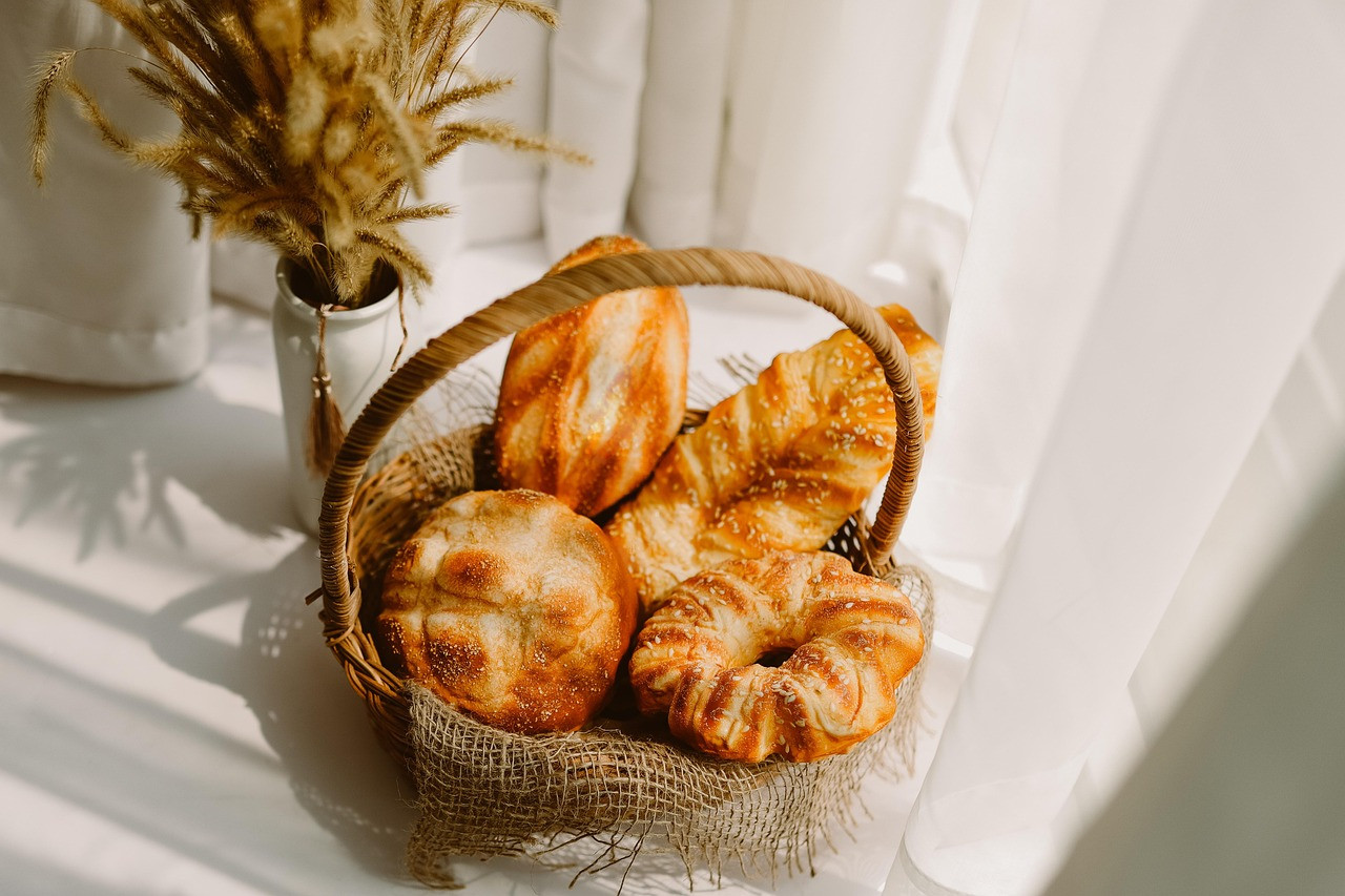 Czy Pieczywo Rzeczywiście Tuczy? Obalamy Mity i Podajemy Fakty!