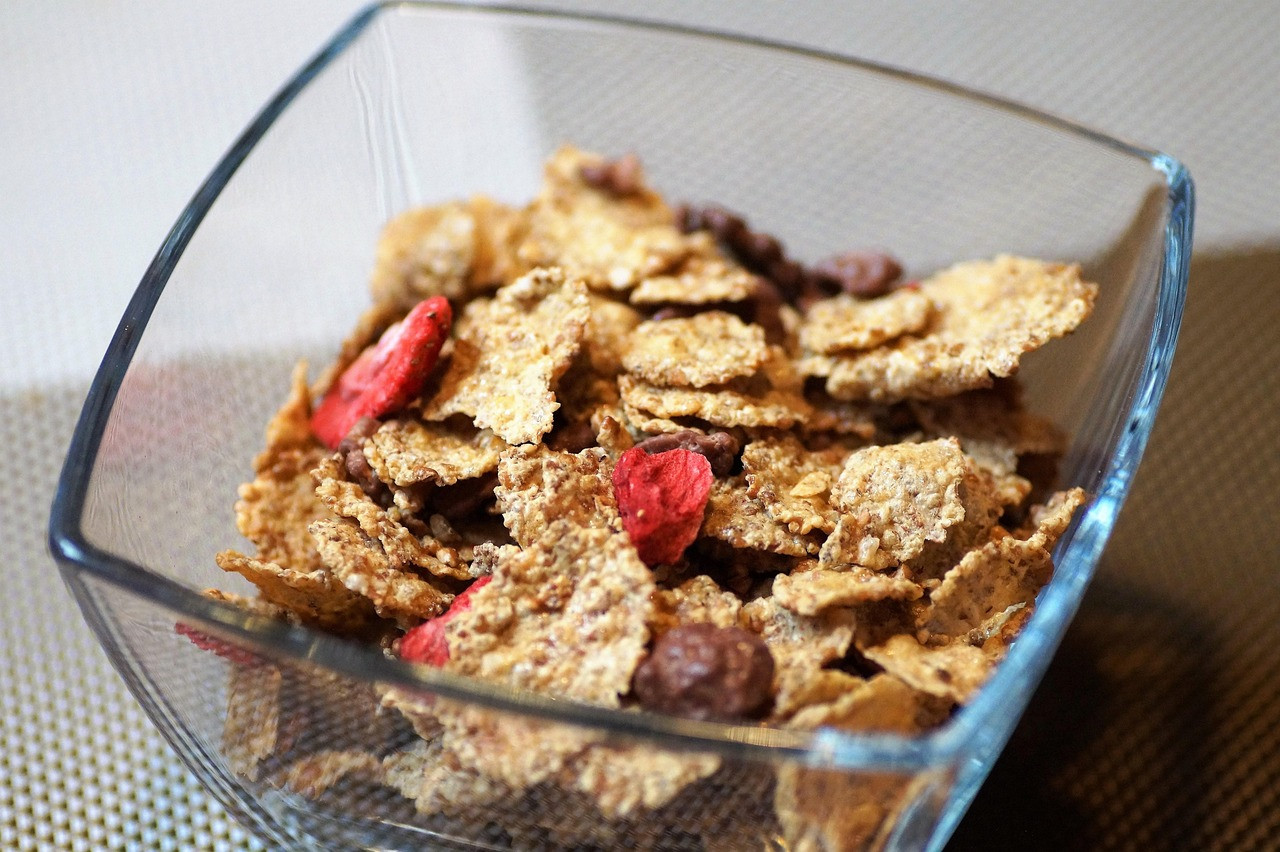 cornflakes, breakfast, healthy, morning, bowl, cereal, crispy, vegetarian, fast, sprinkle, to have breakfast, oatmeal, corn chips, cornflakes, cornflakes, cornflakes, cornflakes, cornflakes