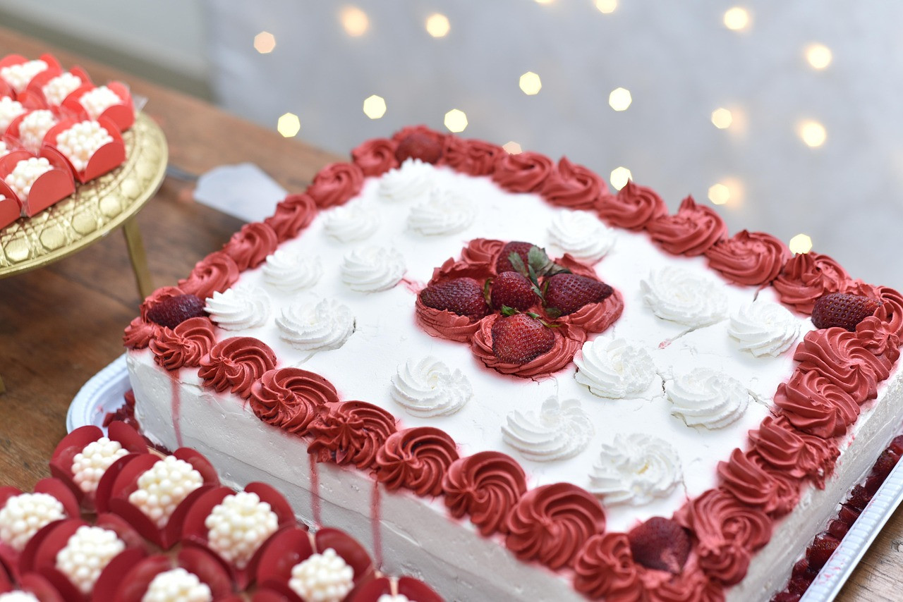 dessert, cake, strawberry, fruit, calories