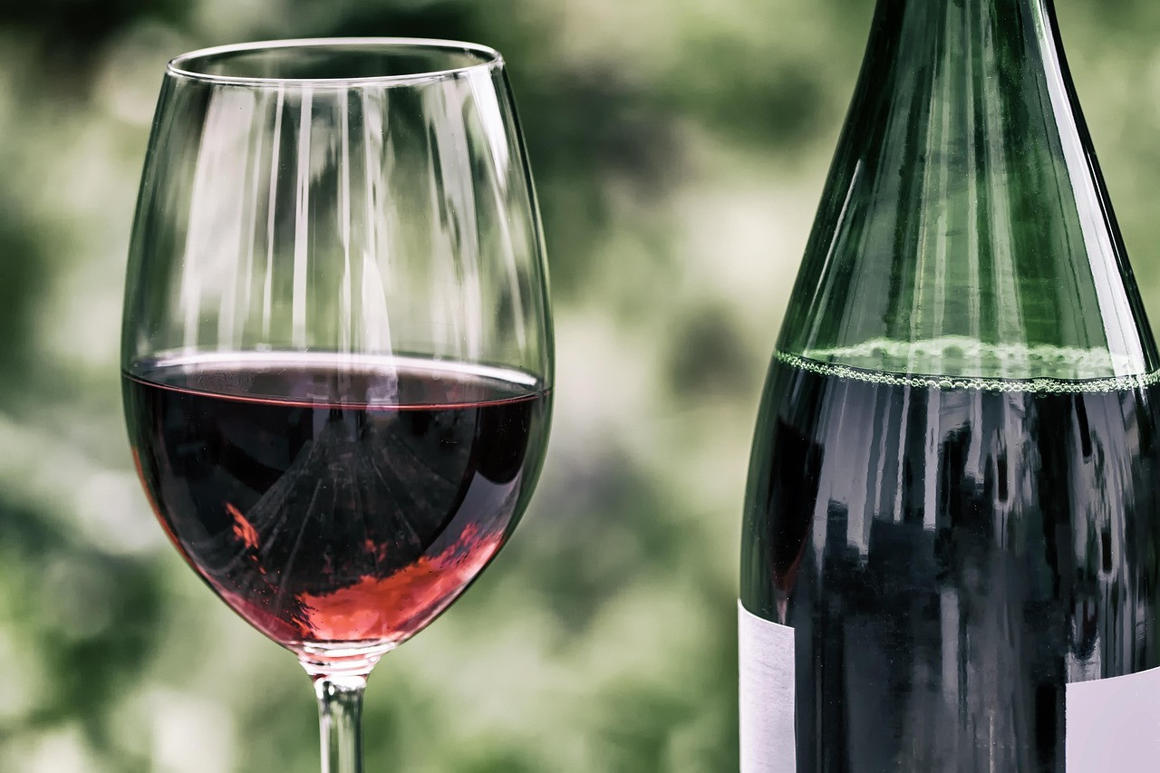wine, retro, wine glass, wine bottle, red wine, glass, alcohol, liquid, enjoy, glass bottle, enjoyment, wine, wine, wine, wine, wine, red wine, red wine