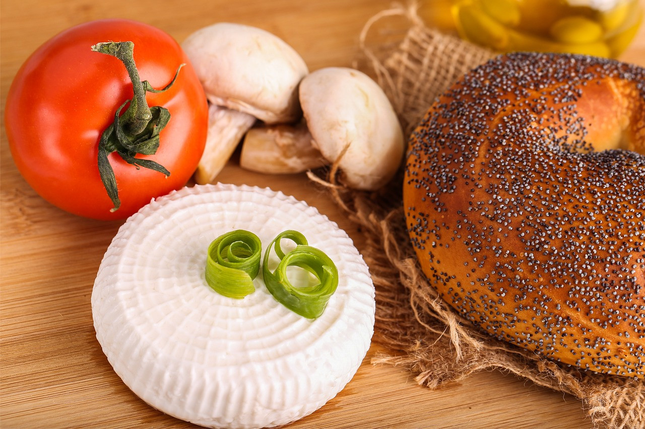 tomato, cheese, bagel, breakfast, delicious, meal, vegetables, gourmet, brown breakfast, bagel, bagel, bagel, bagel, bagel