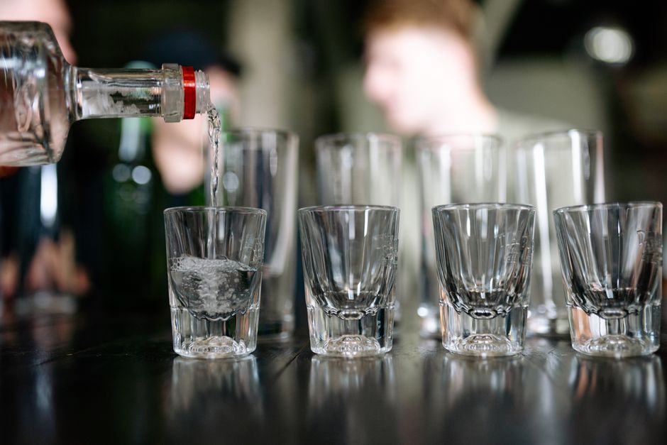 Czy Czysta Wódka Tuczy? Odkryj Prawdziwą Prawdę o Kaloriach