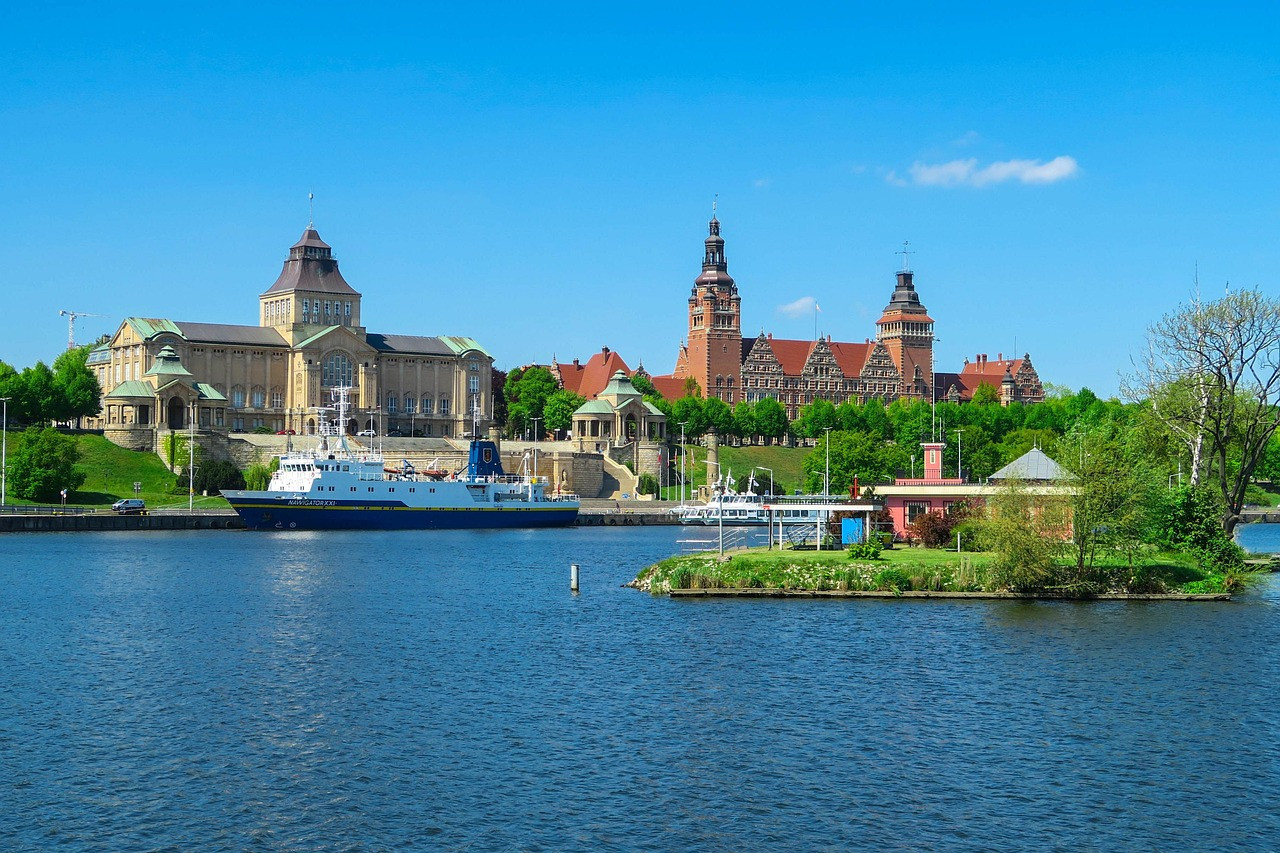 TOP 13. Gdzie zjeść? Przewodnik Kulinarny Szczecin, Wały Chrobrego 2026