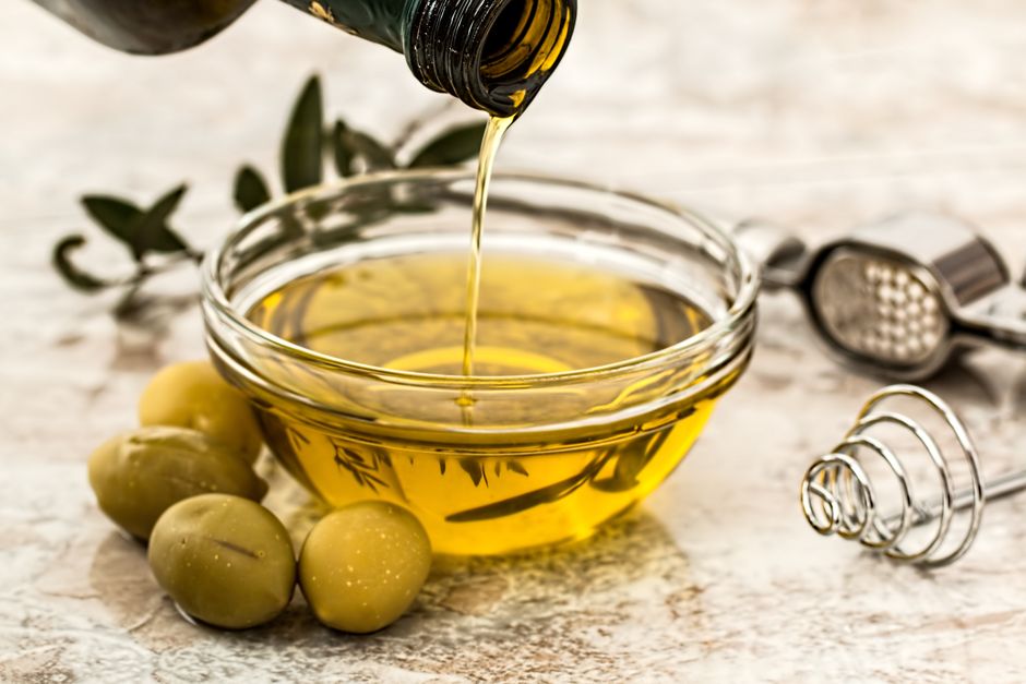 Łyżeczka oliwy z oliwek - fakty kaloryczne i porady