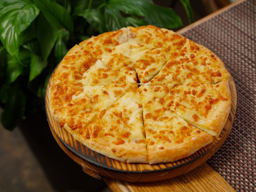 Pizza 45 cm - kalorie w brzegu i środku. Fakty