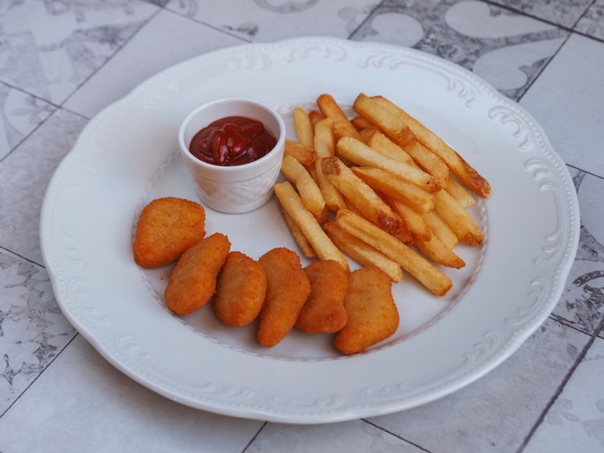 Sprawdź, ile kalorii ma jeden nuggets - kalkulator