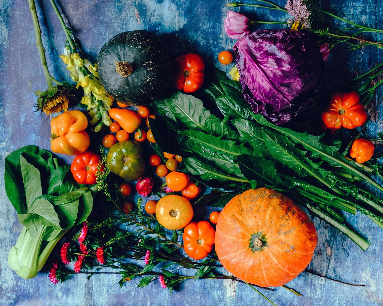 warzywa, świeże warzywa, organiczny, naturalny, pomidory, surowy, świeży, zielony, dojrzały, asortyment, dynia, jarmuż, słonecznik, zbiór, produkować, rolnictwo