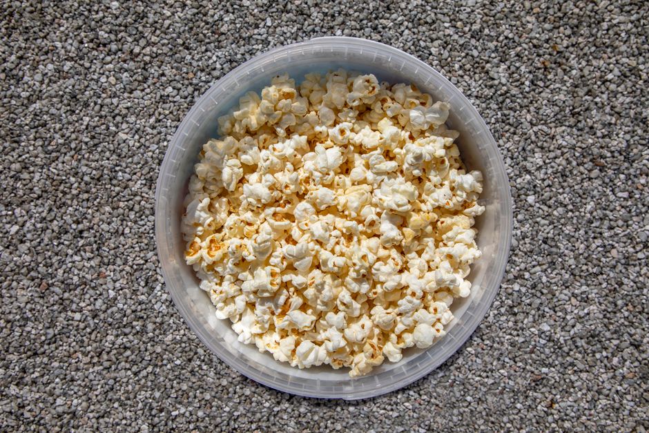 Popcorn a kalorie - prawda o wartości energetycznej przekąski