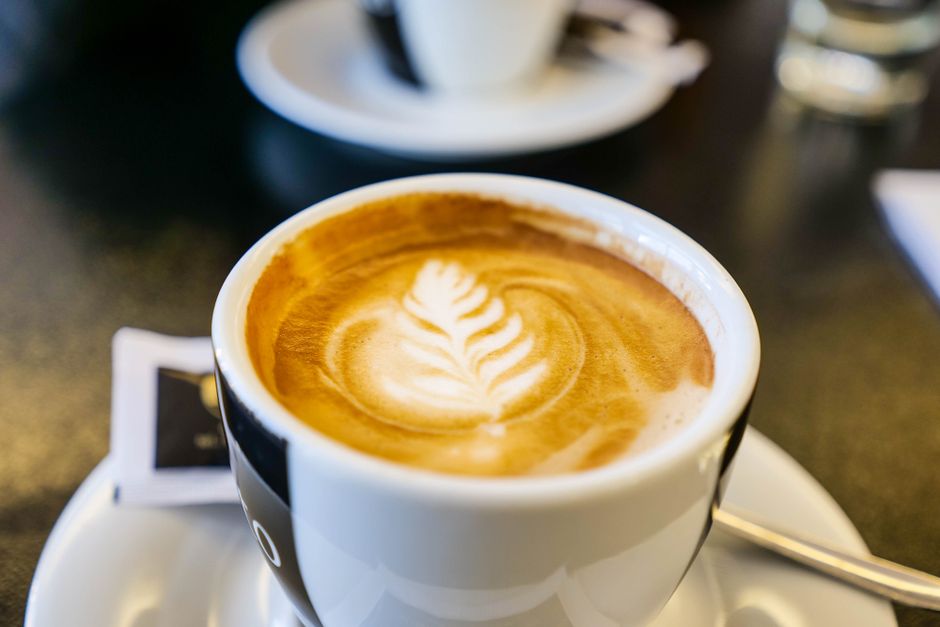Cappuccino bez tajemnic - kalorie, fakty i ewolucja smaku