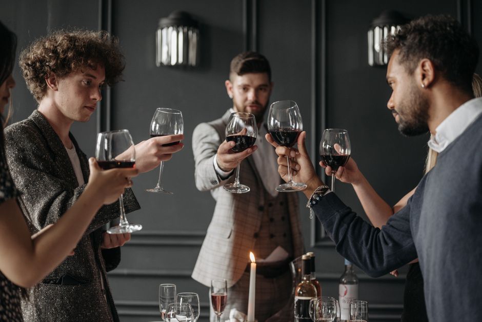 Czy Czerwone Wytrawne Wino Tuczy? Kompletna Prawda O Kaloriach