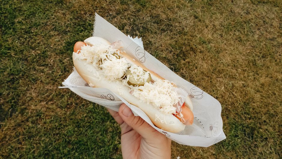 Hot dog z Orlenu - fakty kaloryczne, które warto znać