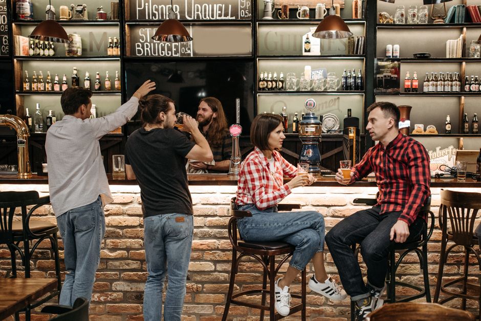 Piwo wieczorem a waga: fakty i mity o kaloriach