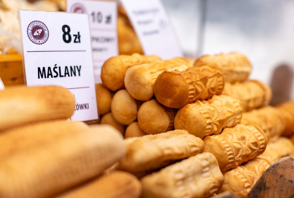 Co zjeść w Zakopanem? Kwaśnica, oscypek, pstrąg i ceny z kart lokali