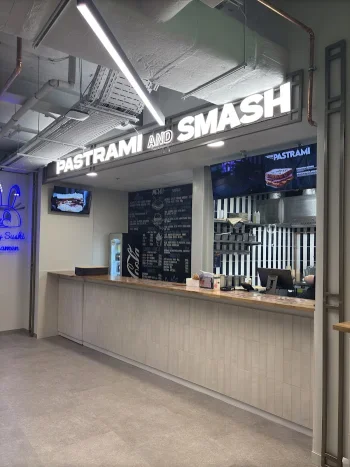 Pastrami & Burgery Smash - Restauracja Sopot