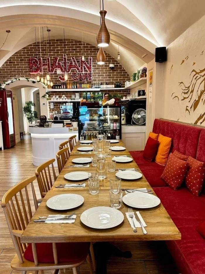 Bhajan Cafe | Indian Vegetarian & Vegan Restauran - Restauracja Kraków
