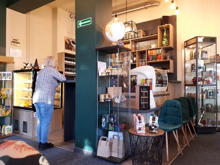 Book & Coffee - Kawiarnia Konin