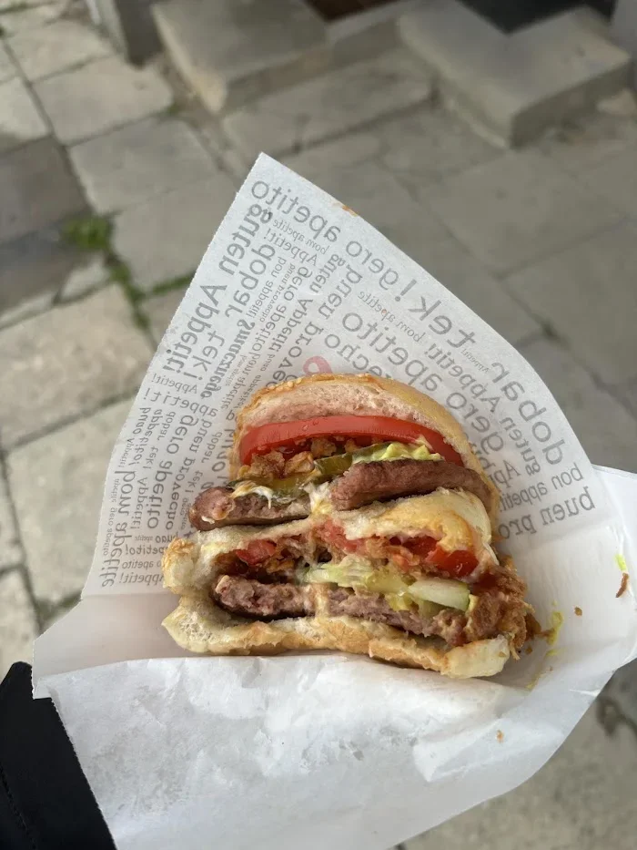 Budka z fast foodami - Restauracja Radom