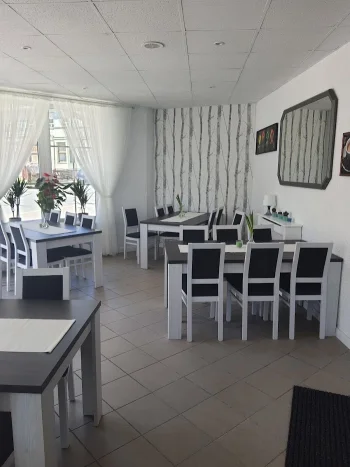 Budka za Rogiem Domowe obiady, śniadania - Restauracja Karpacz