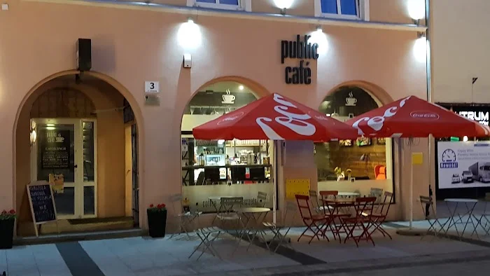 Café "Public Cafe" - Kawiarnia Piła