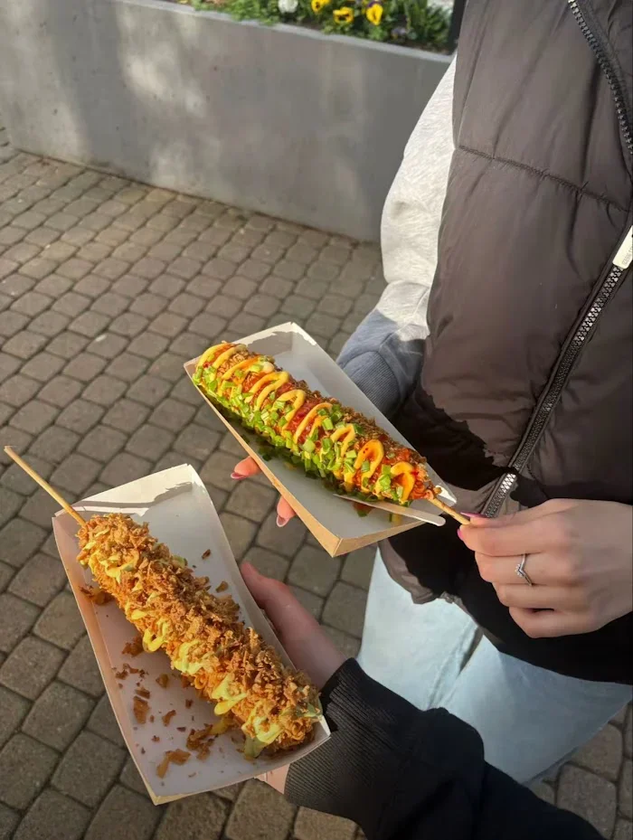 Corn Dog i frytki too sinfools gastro spot - Restauracja Mielno