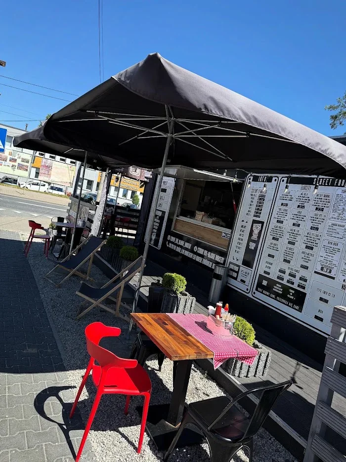 Czarny Byk-Rajskie Burgery - Restauracja Łódź