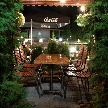 Dwór Rozłogi - Restauracja Kobyłka