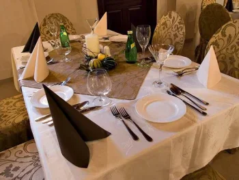 Dwór Stary Chotów – restauracja i hotel Kalisz