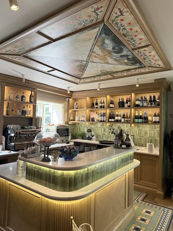 Dworek Cafe Bar - Kawiarnia Sopot