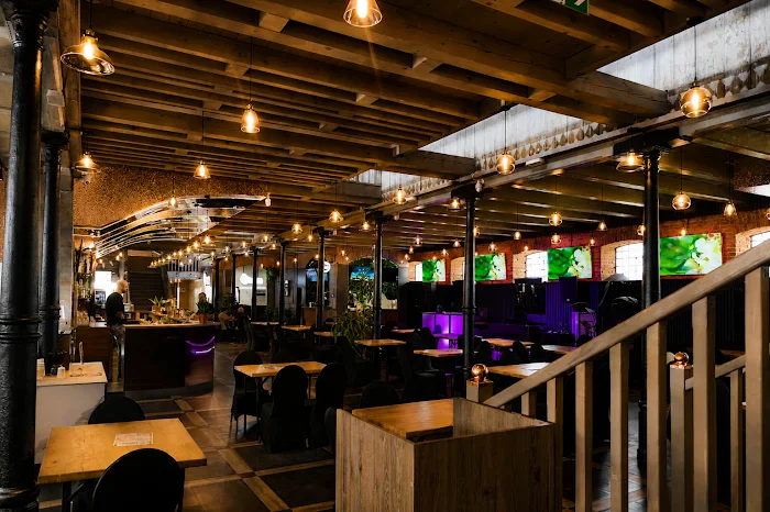 Food Hall Focha 15 - Restauracja Radom