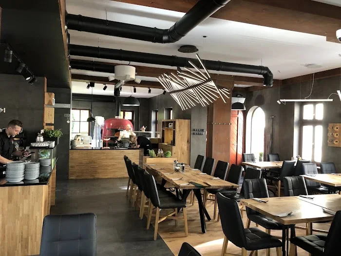 Forni Rossi 543 Pizza Napoletana & Detroit Style Pizza - Restauracja Poznań