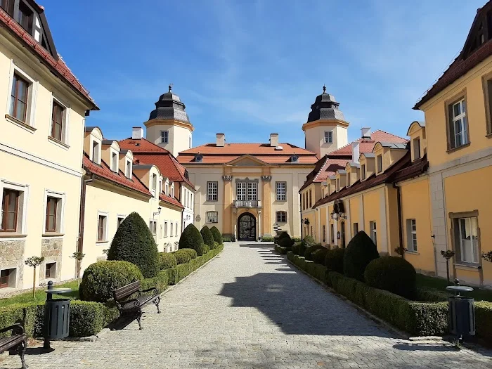 Hotel i przy Oślej Bramie- Zamek Książ, Wałbr - Restauracja Wałbrzych