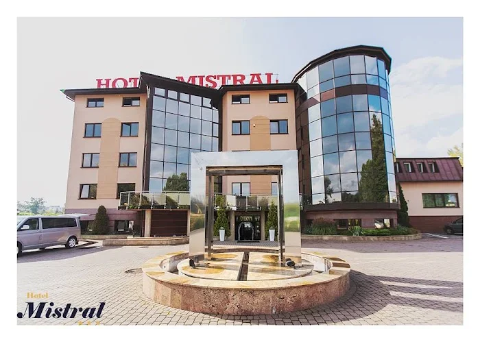 i Hotel Mistral - Restauracja Marki