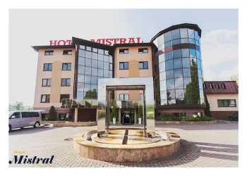 i Hotel Mistral - Restauracja Marki