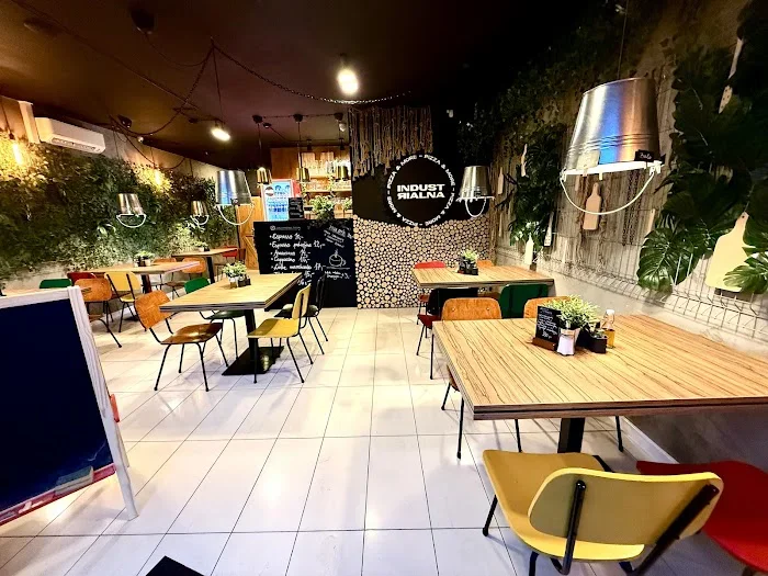 INDUSTRIALNA Pizza & More - Restauracja Kraków