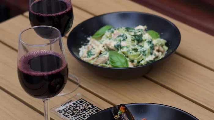 J House Świnoujście | Śniadania | Lunche | Kolacja - Restauracja