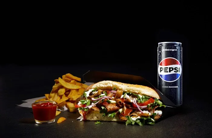 Kebab Mangal DÖNER x Lukas Podolski - Restauracja Zabrze