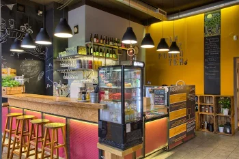 Klubokawiarnia Tam i z Powrotem - Restauracja Warszawa