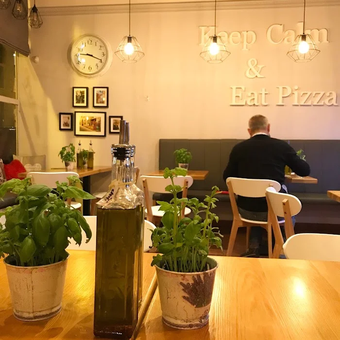 Kolorowy Piec Pizza Włoska - Restauracja Toruń