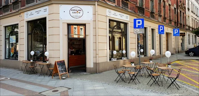Kopalnia Lodów Cafe Lody Rzemieślnicze Gofry Soki Ciasto - Kawiarnia Katowice