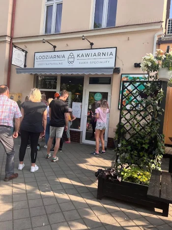 Kopalnia Lodów Naturalnych – kawiarnia, lodzia