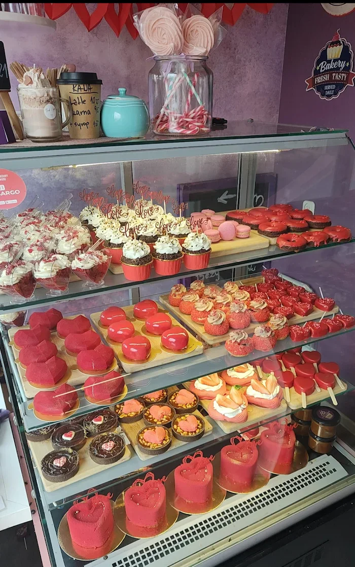 Kraina Muffinek Marty pracownia słodkości Marta Szczypka - torty, cias - Restauracja Dąbrowa Górnicza