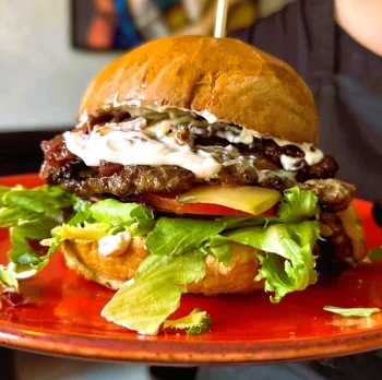 KRÓL BUŁ - BURGERY BAO TORTILLE - Restauracja Lubin