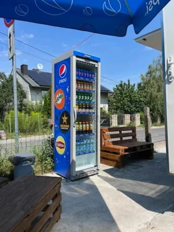 KROWA NA SALONACH - BURGER 🍔 - Restauracja Kraków